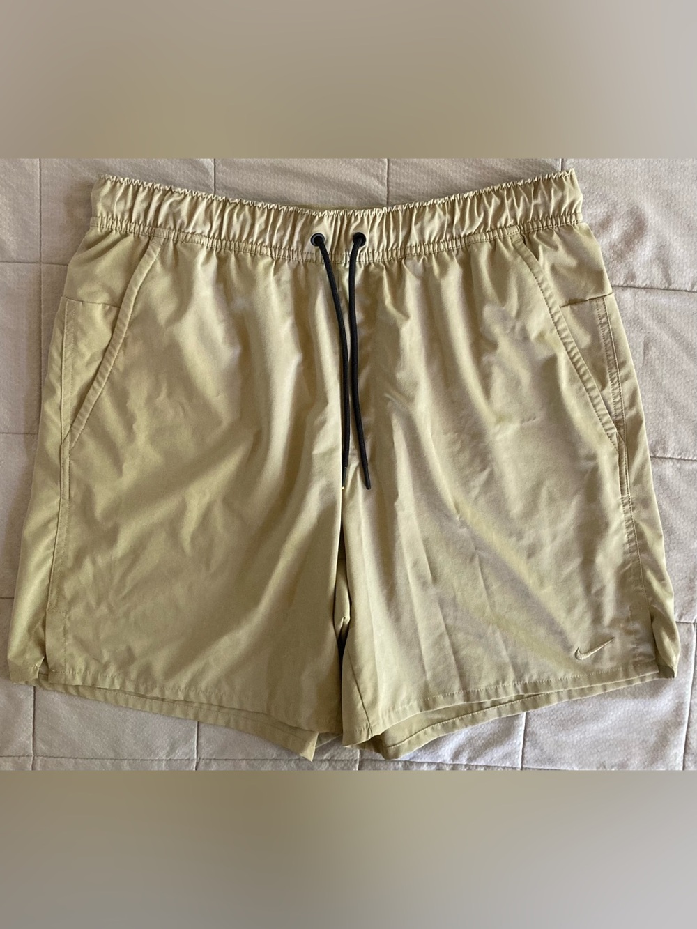 Nike Versatile Athletic Shorts Men’s Large 7” Beige Gym Yoga Dri Fit DV9340-247